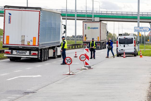 The meeting between Martynas Katelynas and Marcin Kierwinski at the Budzisko Border Control Point on October 5, 2026, in Budzisko  Copyright: xTeodorasxBiliÅ«nas BNSx