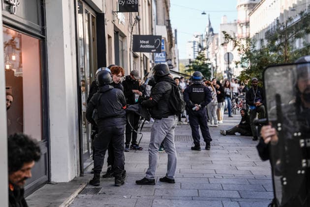 Student protests continue across France as up to 500 high schools close NANCY, FRANCE - OCTOBER 05: Police officers detain demonstrators during a student protest in Nancy as demonstrations and blockades continue around several high schools, on October 05, 2026 in Nancy, France. Students are taking part in a nationwide high-school mobilization over school conditions and demands for greater education resources, while security units remain deployed around several locations in the city. Muhammed Said Tako Anadolu Nancy France. Editorial use only. Please get in touch for any other usage. Copyright: x2026xAnadoluxMuhammedxSaidxTakox