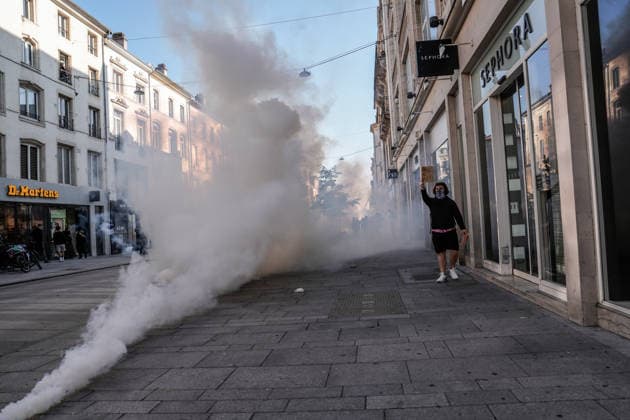 Student protests continue across France as up to 500 high schools close NANCY, FRANCE - OCTOBER 05: Demonstrators clash with police officers during a student protest in Nancy as demonstrations and blockades continue around several high schools, on October 05, 2026 in Nancy, France. Students are taking part in a nationwide high-school mobilization over school conditions and demands for greater education resources, while security units remain deployed around several locations in the city. Muhammed Said Tako Anadolu Nancy France. Editorial use only. Please get in touch for any other usage. Copyright: x2026xAnadoluxMuhammedxSaidxTakox