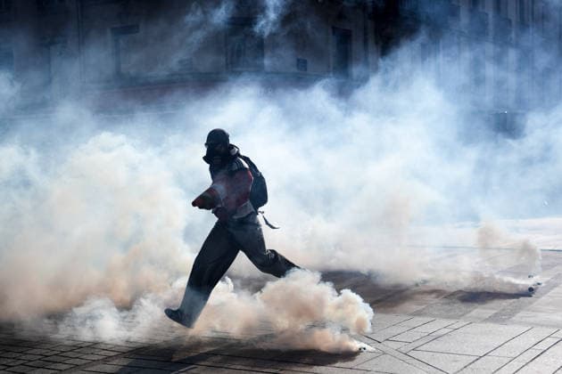 Student protests continue across France as up to 500 high schools close NANCY, FRANCE - OCTOBER 05: Demonstrators clash with police officers during a student protest in Nancy as demonstrations and blockades continue around several high schools, on October 05, 2026 in Nancy, France. Students are taking part in a nationwide high-school mobilization over school conditions and demands for greater education resources, while security units remain deployed around several locations in the city. Muhammed Said Tako Anadolu Nancy France. Editorial use only. Please get in touch for any other usage. Copyright: x2026xAnadoluxMuhammedxSaidxTakox