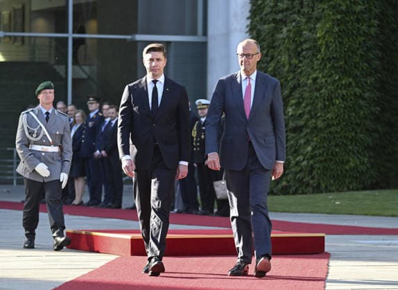 Friedrich Merz - Mindaugas Sinkevicius meeting in Berlin BERLIN, GERMANY - OCTOBER 5: German Chancellor Friedrich Merz welcomes Lithuanian Prime Minister Mindaugas Sinkevicius with an official ceremony at the Chancellery in Berlin, Germany on October 5, 2026. Halil Sagirkaya Anadolu Berlin Germany. Editorial use only. Please get in touch for any other usage.  Copyright: x2026xAnadoluxHalilxSagirkayax