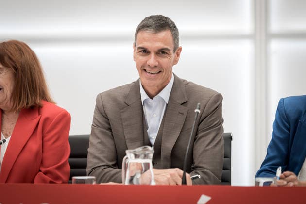 Sánchez Chairs the Meeting of the PSOE’s Federal Executive Committee The Prime Minister and Secretary-General of the PSOE, Pedro Sánchez, chairs the meeting of the PSOE’s Federal Executive Committee (CEF) at the PSOE headquarters in Ferraz on October 5, 2026, in Madrid, Spain. Sánchez announced today that he is dissolving Parliament and calling a general election for November 29. OCTOBER 5, 2026 Diego Radamé Madrid, Madrid, Spain  Copyright: xDiegoxRadamÃ sx 7822991