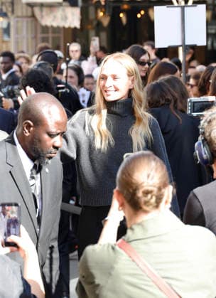 Uma Thurman at the Zimmermann Women s Ready-to-Wear Spring Summer 2027 Collection fashion show during Paris Fashion Week on October 5, 2026. Christophe Aubert, Bestimage. Celebrities at the Zimmermann Women s Ready-to-Wear Spring Summer 2027 Collection fashion show during Paris Fashion Week, on October 5, 2026, Paris, France Copyright: xChristophexAubertx xBestimagexChristophexAubertx xBestimagex