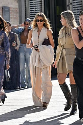 PFW Zimmermann Outside Arrivals Jessica Alba arriving at Zimmermann show during Paris Fashion Week, in Paris, France on 5 October 2026. Photo by Julien Reynaud APS-Medias ABACAPRESS.COM Paris France  Copyright: xReynaudxJulien APS-Medias ABACAx