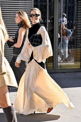 PFW Zimmermann Outside Arrivals Zoey Deutch arriving at Zimmermann show during Paris Fashion Week, in Paris, France on 5 October 2026. Photo by Julien Reynaud APS-Medias ABACAPRESS.COM Paris France Copyright: xReynaudxJulien APS-Medias ABACAx