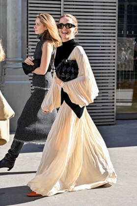 PFW Zimmermann Outside Arrivals Zoey Deutch arriving at Zimmermann show during Paris Fashion Week, in Paris, France on 5 October 2026. Photo by Julien Reynaud APS-Medias ABACAPRESS.COM Paris France Copyright: xReynaudxJulien APS-Medias ABACAx