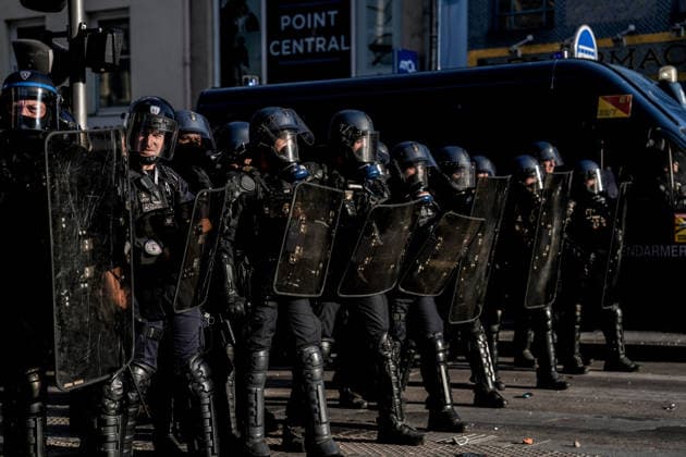 Student protests continue across France as up to 500 high schools close NANCY, FRANCE - OCTOBER 5: Police are seen during protest against current education conditions disrupt classes across the country in Nancy, France on October 5, 2026. Demonstrators pushed for expanded resources, improved school maintenance, smaller class sizes, and strategies to tackle staffing shortages. The countrywide action disrupted learning at roughly 400 to 500 high schools, which experienced full or partial class suspensions. Muhammed Said Tako Anadolu Nancy France. Editorial use only. Please get in touch for any other usage. Copyright: x2026xAnadoluxMuhammedxSaidxTakox