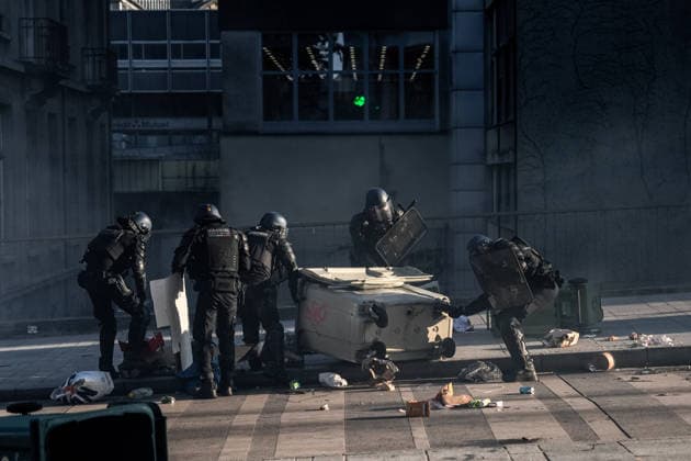Student protests continue across France as up to 500 high schools close NANCY, FRANCE - OCTOBER 5: Police clashes with high school students during protest against current education conditions disrupt classes across the country in Nancy, France on October 5, 2026. Demonstrators pushed for expanded resources, improved school maintenance, smaller class sizes, and strategies to tackle staffing shortages. The countrywide action disrupted learning at roughly 400 to 500 high schools, which experienced full or partial class suspensions. Muhammed Said Tako Anadolu Nancy France. Editorial use only. Please get in touch for any other usage. Copyright: x2026xAnadoluxMuhammedxSaidxTakox