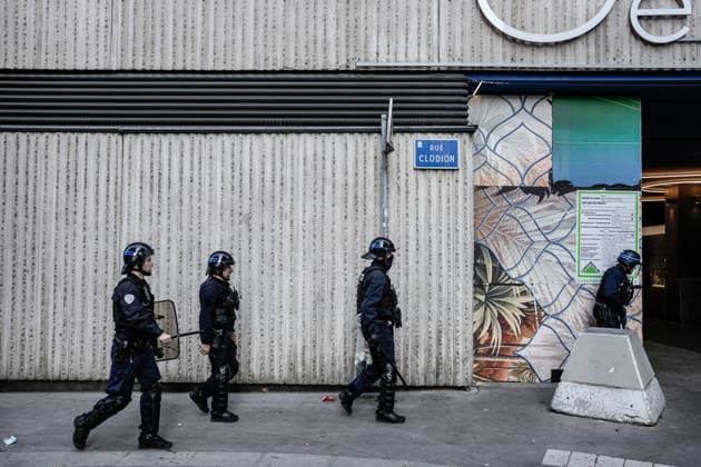 Student protests continue across France as up to 500 high schools close NANCY, FRANCE - OCTOBER 5: Police clashes with high school students during protest against current education conditions disrupt classes across the country in Nancy, France on October 5, 2026. Demonstrators pushed for expanded resources, improved school maintenance, smaller class sizes, and strategies to tackle staffing shortages. The countrywide action disrupted learning at roughly 400 to 500 high schools, which experienced full or partial class suspensions. Muhammed Said Tako Anadolu Nancy France. Editorial use only. Please get in touch for any other usage. Copyright: x2026xAnadoluxMuhammedxSaidxTakox