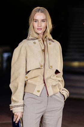 Rosie Huntington-Whiteley at the photocall for the Chanel Spring Summer 2027 Women’s Ready-to-Wear Collection show during Paris Fashion Week (PFW) at the Grand Palais in Paris, France, on October 5, 2026. Olivier Borde, Bestimage. Photocall at the Chanel Women’s Ready-to-Wear Spring Summer 2027 show as part of Paris Fashion Week on October 5, 2026, in Paris, France. Paris, France  Copyright: xOLIVIERxBORDEx xBESTIMAGExOLIVIERxBORDEx xBESTIMAGEx