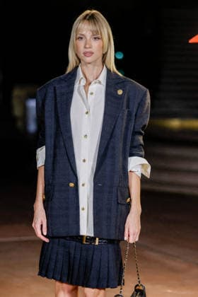 Angèle at the photocall for the Chanel Spring Summer 2027 Women’s Ready-to-Wear Collection show during Paris Fashion Week (PFW) at the Grand Palais in Paris, France, on October 5, 2026. Olivier Borde, Bestimage. Photocall at the Chanel Women’s Ready-to-Wear Spring Summer 2027 show as part of Paris Fashion Week on October 5, 2026, in Paris, France. Paris, France Copyright: xOLIVIERxBORDEx xBESTIMAGExOLIVIERxBORDEx xBESTIMAGEx