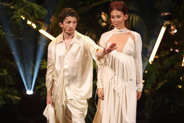 FIRST STEPS 2026 Hosts Malaya and Maximilian present awards on stage at the FIRST STEPS 2026 awards ceremony at the Theater des Westens in Berlin Copyright: xEventpressxFuhrx