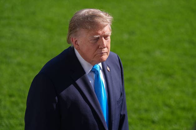 President Trump departs White House for Nebraska midterm campaign rally WASHINGTON, D.C., UNITED STATES - OCTOBER 05: U.S. President Donald Trump speaks to press members before boarding Marine One on the South Lawn of the White House in Washington, D.C., on October 5, 2026. Trump is traveling to Nebraska to attend a midterm campaign rally. Mehmet Eser Anadolu Washington, D.C. United States. Editorial use only. Please get in touch for any other usage. Copyright: x2026xAnadoluxMehmetxEserx