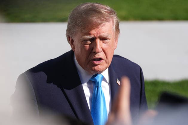 President Trump departs White House for Nebraska midterm campaign rally WASHINGTON, D.C., UNITED STATES - OCTOBER 05: U.S. President Donald Trump speaks to press members before boarding Marine One on the South Lawn of the White House in Washington, D.C., on October 5, 2026. Trump is traveling to Nebraska to attend a midterm campaign rally. Mehmet Eser Anadolu Washington, D.C. United States. Editorial use only. Please get in touch for any other usage. Copyright: x2026xAnadoluxMehmetxEserx