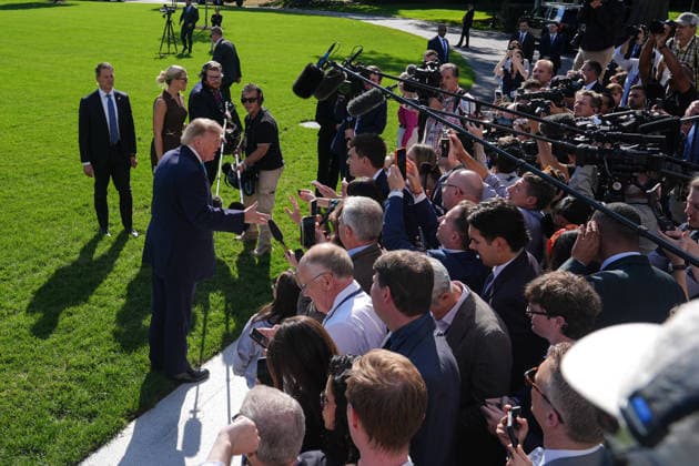 President Trump departs White House for Nebraska midterm campaign rally WASHINGTON, D.C., UNITED STATES - OCTOBER 05: U.S. President Donald Trump speaks to press members before boarding Marine One on the South Lawn of the White House in Washington, D.C., on October 5, 2026. Trump is traveling to Nebraska to attend a midterm campaign rally. Mehmet Eser Anadolu Washington, D.C. United States. Editorial use only. Please get in touch for any other usage. Copyright: x2026xAnadoluxMehmetxEserx