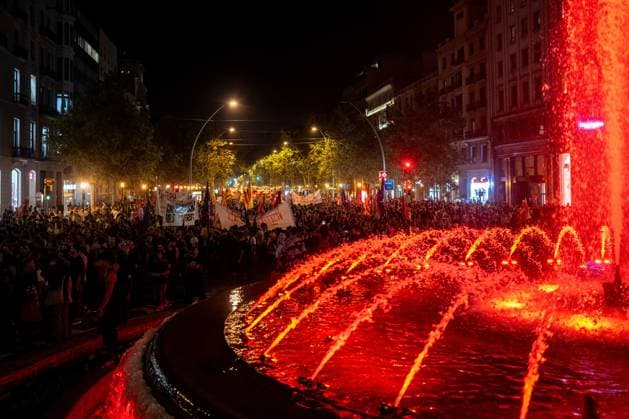 Sindicat de Llogateres Rally in Barcelona for the Right to Housing The housing rally organized by the Sindicat de Llogateres, on October 5, 2026, in Barcelona, Catalonia, Spain. The Tenants’ Union has called for a demonstration this afternoon in support of the right to housing after it was postponed from last Saturday due to rain. Lorena Sopê, BARCELONA, BARCELONA, Spain Copyright: xLorenaxSopênax 7823489