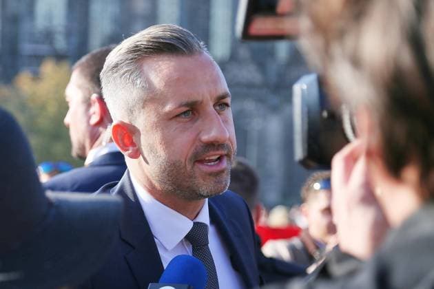 Magdeburg, Saxony-Anhalt, Germany, October 6, 2026: Inaugural session of the state parliament. AfD politician Ulrich Siegmund approaches demonstrators on Domplatz and gives interviews. Copyright: xdtsxNachrichtenagenturx dts_137219