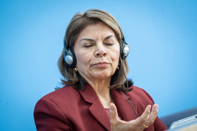 Laura Chinchilla Miranda, President of Costa Rica and Co-Chair of the ENSK Federal Press Conference in Berlin: Presentation on the North-South Commission on Development Policy (ENSK), Berlin, Germany, at the Federal Press Conference Building