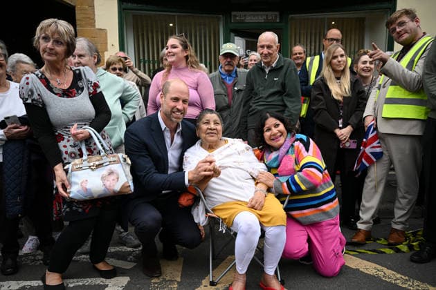 The Prince Of Wales Visits Ilminster ILMINSTER, ENGLAND - OCTOBER 06: Prince William, Prince of Wales poses with locals during his visit to Sweet Surprise cafe on October 06, 2026 in Ilminster, England. The Prince of Wales visited Ilminster in Somerset to learn about communities growing their resilience to wild fires, flood and challenges caused by extreme weather and global warming., Credit:Finnbarr Webster PA ROTA - B68 Avalon United Kingdom, England, Ilminster Copyright: xFinnbarrxWebsterx xPAxROTAx-xB68x xAvalonx 1141004089