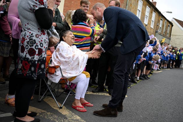 The Prince Of Wales Visits Ilminster ILMINSTER, ENGLAND - OCTOBER 06: Prince William, Prince of Wales shakes hands with locals during his visit to Sweet Surprise cafe on October 06, 2026 in Ilminster, England. The Prince of Wales visited Ilminster in Somerset to learn about communities growing their resilience to wild fires, flood and challenges caused by extreme weather and global warming., Credit:Finnbarr Webster PA ROTA - B68 Avalon United Kingdom, England, Ilminster Copyright: xFinnbarrxWebsterx xPAxROTAx-xB68x xAvalonx 1141004117