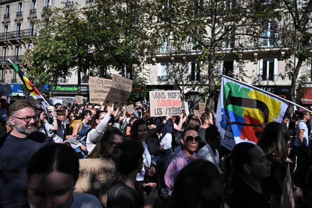 Protest against eduction conditions in Paris PARIS, FRANCE - OCTOBER 6: Demonstrators participate in a protest raising placards against education conditions and to highlight the lack of resources and staff in high schools in Paris, France, on October 6, 2026. Firas Abdullah Anadolu Paris France. Editorial use only. Please get in touch for any other usage. Copyright: x2026xAnadoluxFirasxAbdullahx