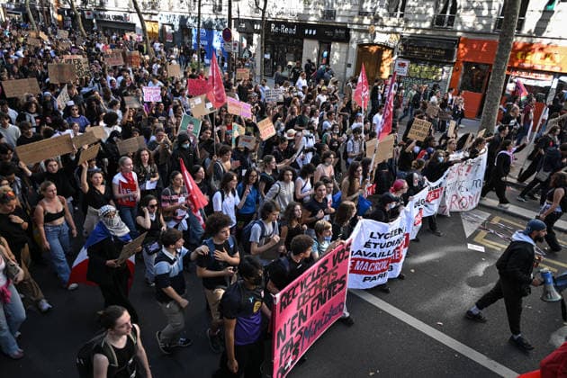 Protest against eduction conditions in Paris PARIS, FRANCE - OCTOBER 6: Demonstrators participate in a protest raising placards against education conditions and to highlight the lack of resources and staff in high schools in Paris, France, on October 6, 2026. Firas Abdullah Anadolu Paris France. Editorial use only. Please get in touch for any other usage. Copyright: x2026xAnadoluxFirasxAbdullahx