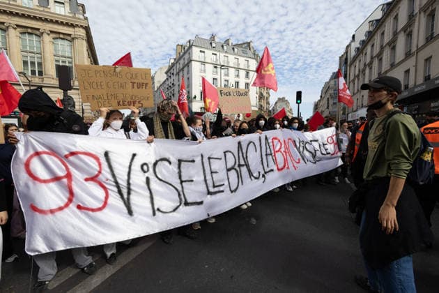 Student Demonstration - Paris RL Protesters hold signs as they take part in a demonstration as part of a nationwide day of actions called by high-school students, joined by unions and teachers, who for days have been demanding better learning conditions in protests punctuated by violent confrontations in Paris on October 6, 2026. Photo by Raphael Lafargue ABACAPRESS.COM Paris France  Copyright: xLafarguexRaphael ABACAx