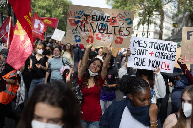 Student Demonstration - Paris RL Protesters hold signs as they take part in a demonstration as part of a nationwide day of actions called by high-school students, joined by unions and teachers, who for days have been demanding better learning conditions in protests punctuated by violent confrontations in Paris on October 6, 2026. Photo by Raphael Lafargue ABACAPRESS.COM Paris France  Copyright: xLafarguexRaphael ABACAx