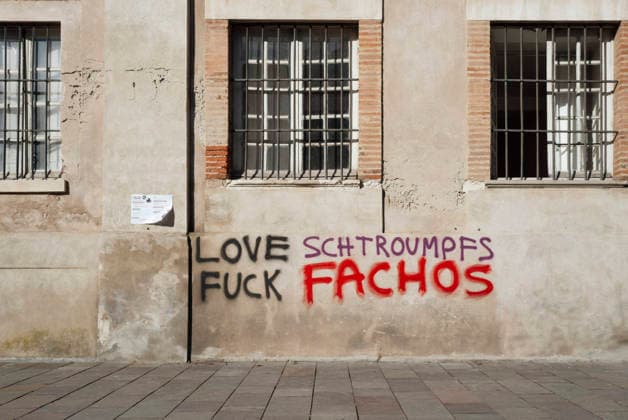 High School And University Student Protest - Toulouse Graffiti on a wall - Love Smurfs, Fuck Fascists. Protests by secondary school pupils and students calling for improvements to their living and learning conditions, supported by the trade unions CGT, FO, FSU and Solidaires. France, Toulouse, 6 October 2026. Photo by Patricia Huchot-Boissier AbacaPress.com. Toulouse OCCITANIE France Copyright: xHuchot-BoissierxPatricia ABACAx