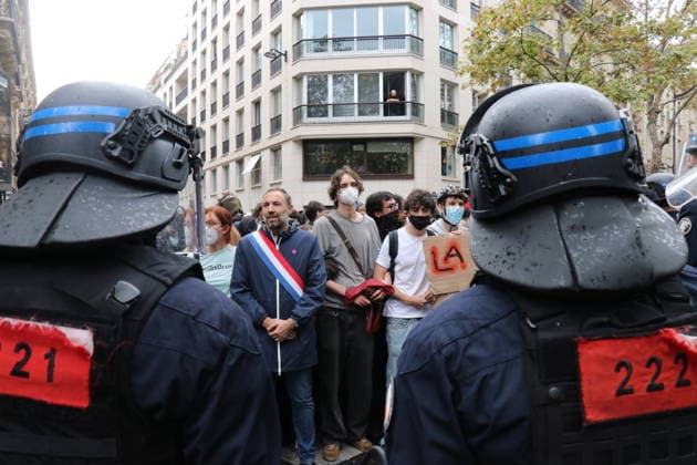 Student blockade near Sciences Po Paris PARIS, FRANCE - OCTOBER 7: French lawmaker Thomas Portes is seen near Sciences Po Paris as students stage a blockade in support of the wider mobilization over conditions in the education system in Paris, France, on October 7, 2026. Riot police are deployed in the area while demonstrators maintain barricades and gather in the street. Umit Donmez Anadolu Paris France. Editorial use only. Please get in touch for any other usage.  Copyright: x2026xAnadoluxUmitxDonmezx