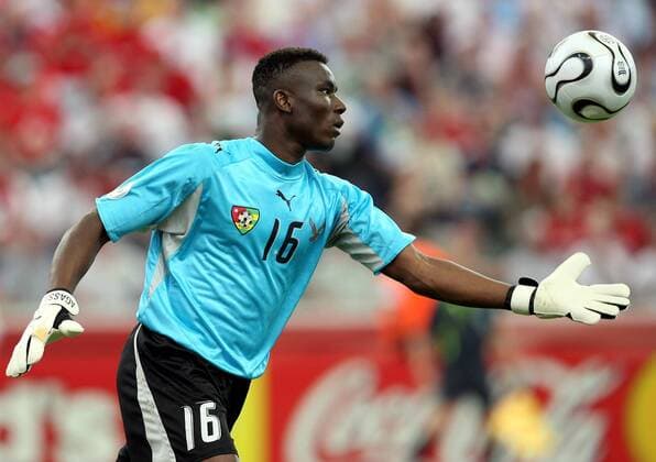 Torwart Kossi Agassa (Togo) - Abschlag - Fußball Herren WM 2006, Länderspiel, Nationalteam, Nationaltrikot, Gruppe G, Vdig Einzelbild Frankfurt M. Dynamik, Fußball Herren WM 2006, Länderspiel, Nationalteam, Nationaltrikot, Gruppe G, Vdig Einzelbild Frankfurt M. Dynamik,