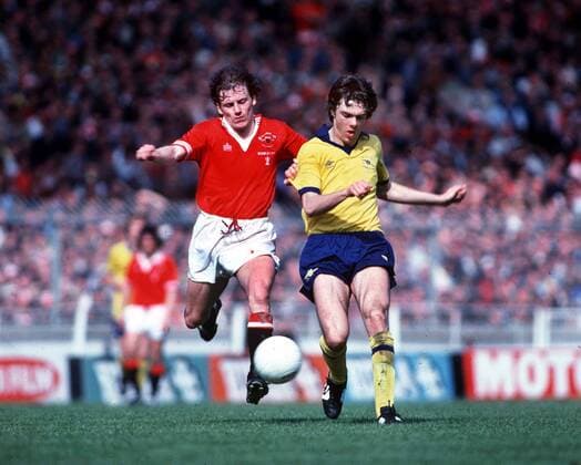 Steve Coppell (Manchester United, li.) gegen David O Leary (Arsenal) - Fußball Herren FA Cup 1978 1979, Englischer Pokal, Pokalspiel, Finale, Endspiel, ManU Gruppe London Dynamik, Fußball Herren FA Cup 1978 1979, Englischer Pokal, Pokalspiel, Finale, Endspiel, ManU Gruppe London Dynamik,
