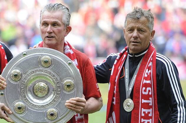 Heynckes will Peter Hermann als Co Trainer mitnehmen. .Archivfoto; v.li:Torwarttrainer Toni Tapalovic,Jupp HEYNCKES (Trainer Bayern Muenchen),Peter HERMANN,Co Trainer (FC Bayern Muenchen) mit Meisterschale,Schale,Ehrung,Siegerehrung, Fussball 1. Bundesliga, 33.Spieltag, FC Bayern Muenchen (M)-FC Augsburg (A) 3-0. Deutsche Meisterschaft,Deutscher Meister, Fussballmeister, Meisterschale,Meisterjubel. Liga1,Spieltag33,Saison 2012 13,am 11.05.2013. A L L I A N Z A R E N A. Â