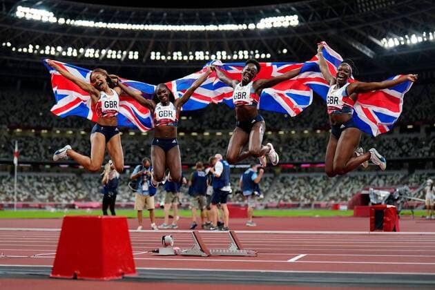 Bilder des Jahres 2021, Sport 08. August Sport Themen der Woche KW31 Sport Bilder des Tages Mandatory Credit: Photo by Dave Shopland Shutterstock (12249250dd) Asha Philip, Imani Lansiquot, Dina Asher-Smith and Daryll Neita (GBR) wins Bronze - Women s 4 x 100 Relay Final Athletics, Olympic Stadium, Tokyo Olympic Games, Olympische Spiele, Olympia, OS 2020, Japan - 06 Aug 2021 Athletics, Olympic Stadium, Tokyo Olympic Games 2020, Japan - 06 Aug 2021 Copyright: xDavexShopland Shutterstockx 12249250dd