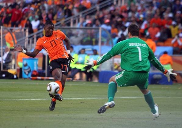 Mandatory Credit: Photo by Back Page Images Shutterstock (1196105n) Eljero Elia (L) of Holland and Thomas Sorensen (R) of Denmark Netherlands v Denmark, 2010 FIFA World Cup, WM, Weltmeisterschaft, Fussball football match, Soccer City, Johannesburg, South Africa - 14 Jun 2010 EDITORIAL USE ONLY Netherlands v Denmark, 2010 FIFA World Cup football match, Soccer City, Johannesburg, South Africa - 14 Jun 2010 EDITORIAL USE ONLY Copyright: xBackxPagexImages Shutterstockx 1196105n