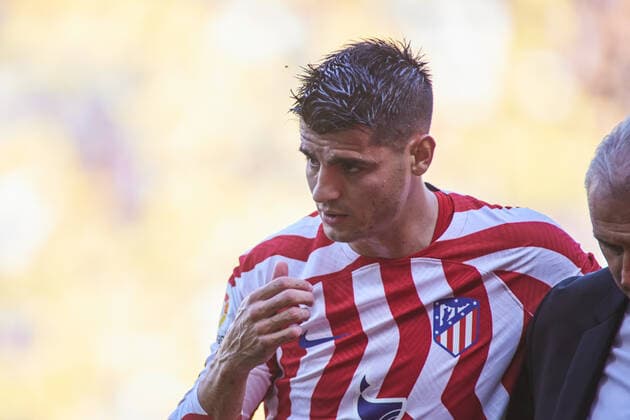 October 29, 2022, CADIZ, CADIZ, SPAIN: Alvaro Morata of Atletico de Madrid gets injured during the spanish league, La Liga Santander, football match played between Cadiz CF and Atletico de Madrid at Nuevo Mirandilla stadium October 29, 2022, in Cadiz, Spain. CADIZ SPAIN - ZUMAa181 20221029_zaa_a181_018 Copyright: xJoaquinxCorcherox