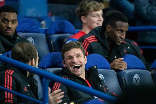Thomas Mueller FC Bayern Muenchen, 25 laughs on the bench, FRA, Paris Saint Germain vs FC Bayern Muenchen, football UEFA Champions League, round of 16 first leg, 2022 2023 season, 14 02 2023 FRA, Paris Saint Germain vs FC Bayern Muenchen, football UEFA Champions League, round of 16 first leg, 2022 2023 season, 14 02 2023 Paris Copyright: xEibner-Pressefoto Memmlerx EP_MMR