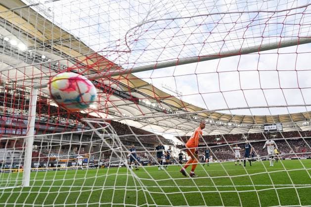 Goal to 1 0 by Gil Bastiao Dias VfB Stuttgart, 31 , Marvin Schwaebe 1 FC Koeln, 20 looks behind the ball, back goal camera, back goal perspective, VfB Stuttgart vs 1 FC Koeln, Football, Men, 1 Bundesliga, 21 Matchday, Season 22 23, GER, 18 02 2023, DFL DFB REGULATES PROHIBIT ANY USE OF PHOTOGRAPHS AS IMAGE SEQUENCES AND OR QUASI VIDEO, VfB Stuttgart vs 1 FC Koeln, Football, Men, 1 Bundesliga, 21 Matchday, Season 22 23, GER, 18 02 2023 Stuttgart Copyright: xEibner-Pressefoto WolfgangxFrankx EP_EER