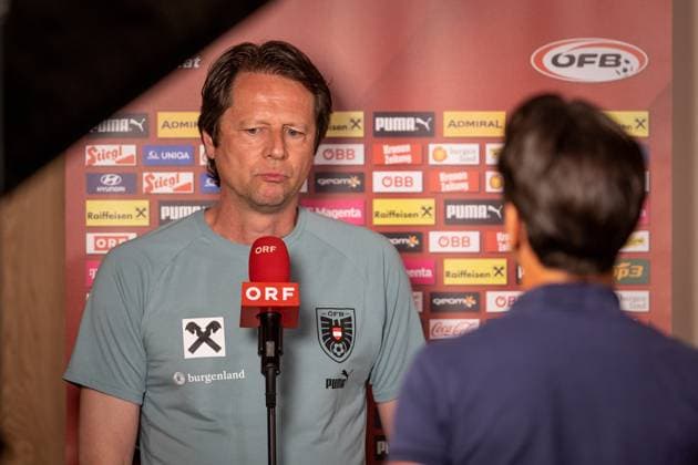 SOCCER - UEFA EURO, EM, Europameisterschaft,Fussball 2024 Quali, BEL vs AUT WINDISCHGARSTEN,AUSTRIA,15.JUN.23 - SOCCER - European Qualifiers 2024, OEFB international match, Länderspiel, Nationalmannschaft Belgium vs Austria preview, press conference, PK, Pressekonferenz Team AUT. Image shows sporting director Peter Schoettel (OEFB) during an interview. GEPAxpictures xManfredxBinder
