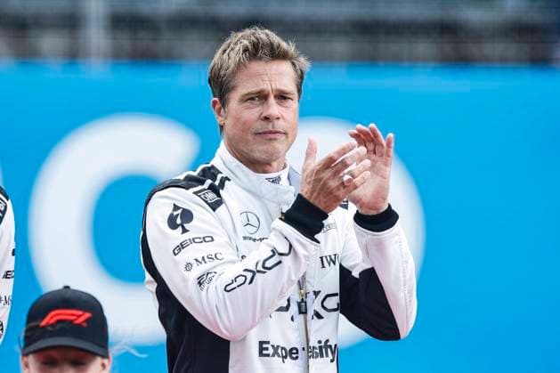 Bilder des Jahres 2023, Sport 07 Juli Sport Themen der Woche KW27 PITT Brad (USA), actor playing Sonny Hayes, driver of the fictional Apex APXGP team in the F1 movie by Apple Studios Bruckheimer Films, portrait during the 2023 Formula 1 Aramco British Grand Prix, 10th round of the 2023 Formula One World Championship, WM, Weltmeisterschaft from July 7 to 9, 2023 on the Silverstone Circuit, in Silverstone, United Kingdom - F1 - BRITISH GRAND PRIX 2023 - RACE DPPI Panoramic 03323013__R3_1079