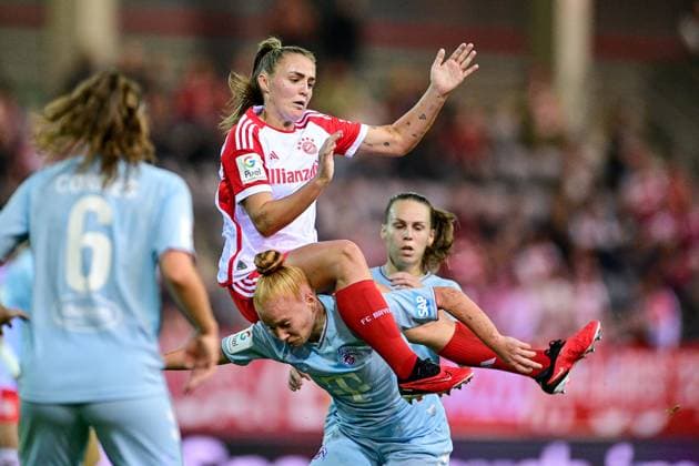 v li Georgia Stanway FC Bayern Munich, FCB, 31 Laura Vogt Cologne, 8 in duel, duel, tackle, dynamics, action, action, 02 10 2023, Munich Germany , football, Google Pixel Women Bundesliga, FC Bayern Munich 1 FC Cologne, DFB DFL REGULATIONS PROHIBIT ANY USE OF PHOTOGRAPHS AS IMAGE SEQUENCES AND OR QUASI VIDEO xslx