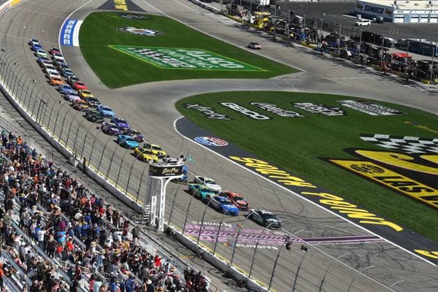 LAS VEGAS, NV - OCTOBER 15: Brad Keselowski ( 6 RFK Racing BuildSubmarines.com Ford) and Kyle Larson ( 5 Hendrick Motorsports HendrickCars.com Chevrolet) lead the field to the starting line for a restart during the NASCAR, Motorsport, USA Cup Series Playoff South Point 400 on October 15, 2023, at the Las Vegas Motor Speedway in Las Vegas, NV. (Photo by Chris Williams Icon Sportswire) AUTO: OCT 15 NASCAR Cup Series Playoff South Point 400 EDITORIAL USE ONLY Icon0072310154320