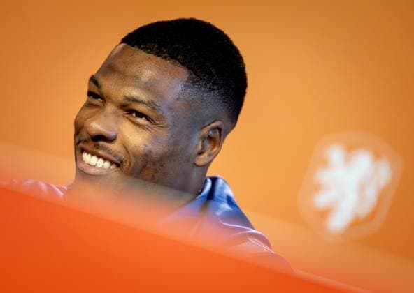 ZEIST - Denzel Dumfries during a press conference, PK, Pressekonferenz of the Dutch national team, Nationalteam at KNVB Campus on November 17, 2023 in Zeist, the Netherlands. The Dutch national team is preparing for the European Championship, EM, Europameisterschaft qualifying match against Ireland. ANP KOEN VAN WEEL UEFA EURO, EM, Europameisterschaft,Fussball 2024 Qualifying MD-1 2023 2024 xVIxANPxSportx xxANPxIVx 484096909 originalFilename: 484096909
