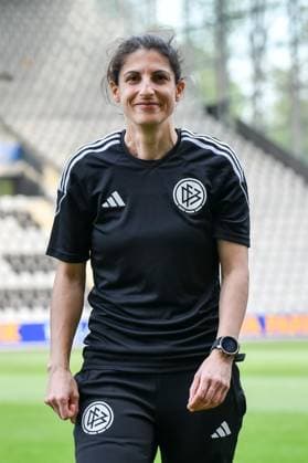 Dr Riem Hussein Referee GER, SC Freiburg II Dynamo Dresden, Football, 3 Liga, Matchday 33, Season 2023 2024, 14 04 2024 DFB REGULATIONS PROHIBIT ANY USE OF PHOTOGRAPHS AS IMAGE SEQUENCES AND OR QUASI VIDEO GER, SC Freiburg II Dynamo Dresden, Football, 3 Liga, Matchday 33, Season 2023 2024, 14 04 2024 Freiburg Copyright: xEibner-Pressefoto ThomasxHessx EP_THS