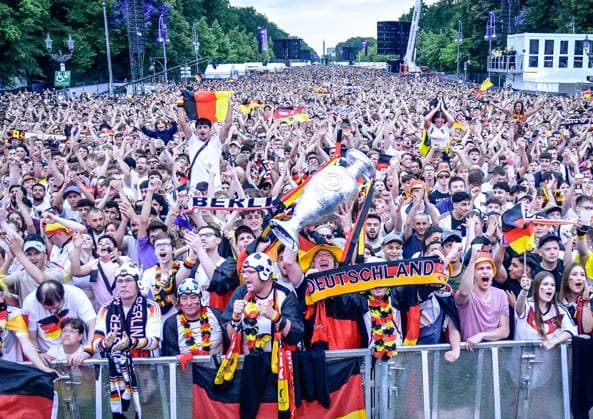 Football, EM 2024 Fan Zone in Berlin at the Brandenburg Gate 23 06 2024, xdanx, Football, EM 2024 Fan Zone in Berlin at the Brandenburg Gate, v l emotions, fans, atmosphere, flags, logo, Germany,Germany,spectators, jerseys Berlin Fan Mile Berlin Germany EN Copyright: xDanielxLakomskix