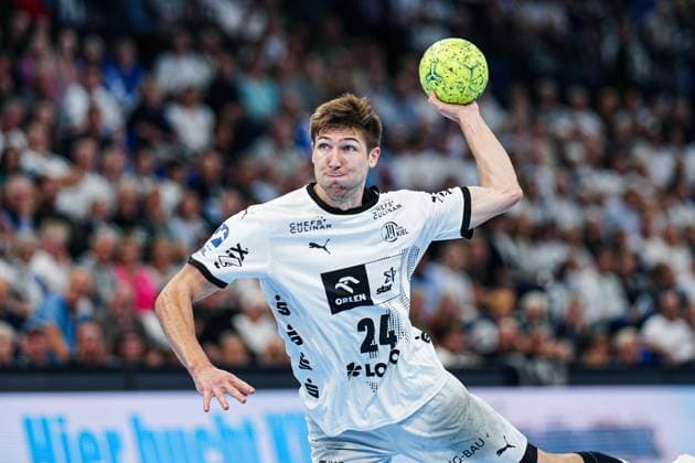 7 meter throw goal Lukas Zerbe THW Kiel, 24 GER, THW Kiel vs Frisch Auf Goeppingen, Handball, Bundesliga, Matchday, 2, Season 2024 2025, 12 09 2024 GER, THW Kiel vs Frisch Auf Goeppingen, Handball, Bundesliga, Matchday, 2, Season 2024 2025, 12 09 2024 Kiel Copyright: xEibner-Pressefoto MarcelxvonxFehrnx EP_MFN