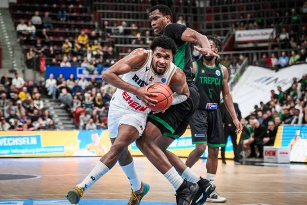 Justin Simon MHP Riesen Ludwigsburg, 05 vs Mouhamed Barro KB Trepca, 08 GER, MHP Riesen Ludwigsburg vs KB Trepca, Basketball, FIBA EUROPE CUP, Main Round Group H, Season 2024 2025, 05 11 2024 GER, MHP Riesen Ludwigsburg vs KB Trepca, Basketball, FIBA EUROPE CUP, Main Round Group H, Season 2024 2025, 05 11 2024 Ludwigsburg Copyright: xSandyxDinkelackerx EP_SDR