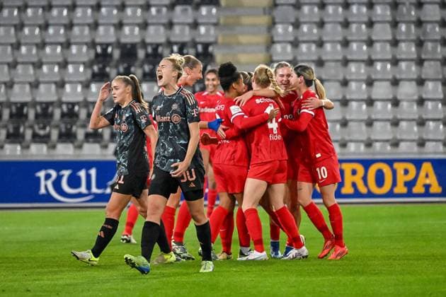 Celebration after the goal to 1 0 by Lisa Karl SC Freiburg Women, 02 Carolin Simon FC Bayern Muenchen, 30 with emotion in the foreground GER, SC Freiburg FC Bayern Muenchen, Women Football, Google Pixel Women Bundesliga, Matchday 9, Season 2024 2025, 08 11 2024 DFB REGULATES PROHIBIT ANY USE OF PHOTOGRAPHS AS IMAGE SEQUENCES AND OR QUASI VIDEO GER, SC Freiburg FC Bayern Muenchen, Womens football, Google Pixel Womens Bundesliga, Matchday 9, Season 2024 2025, 08 11 2024 Freiburg Copyright: xEibner-Pressefoto ThomasxHessx EP_THS