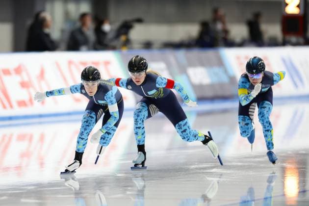 Kazakhstan team group, Mannschaftsbild, Totale NOVEMBER 15, 2024 - Speed skating, Eisschnelllauf : 2025 ISU Four Continents speedskating championships Womens Team Sprint at YS Arena Hachinohe in Aomori, Japan. Noxthirdxpartyxsales (273383575)