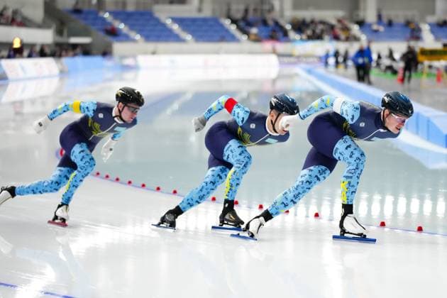 Kazakhstan team group, Mannschaftsbild, Totale NOVEMBER 15, 2024 - Speed skating, Eisschnelllauf : 2025 ISU Four Continents speedskating championships Mens Team Sprint at YS Arena Hachinohe in Aomori, Japan. Noxthirdxpartyxsales (273383580)